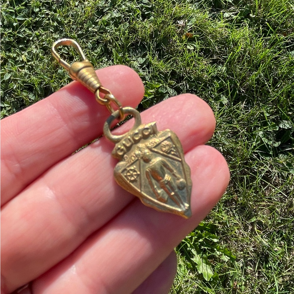 Vintage Gucci Gold Emblem Keychain Bag Charm - Picture 7 of 13